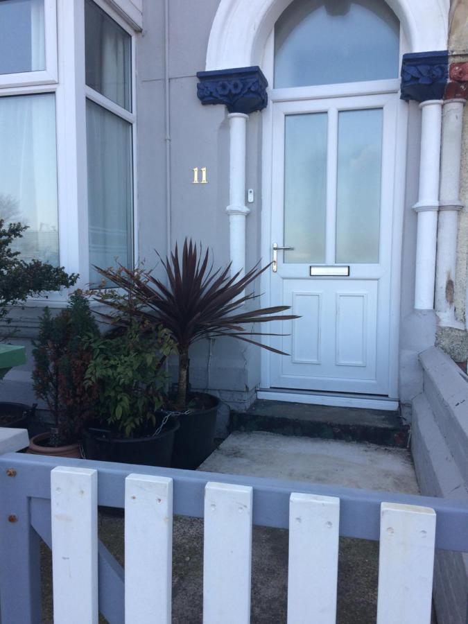 Lovely Little Flat By The Sea In Клийторпс Екстериор снимка