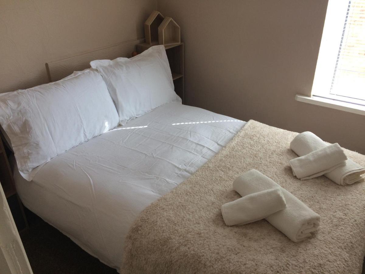 Lovely Little Flat By The Sea In Клийторпс Екстериор снимка